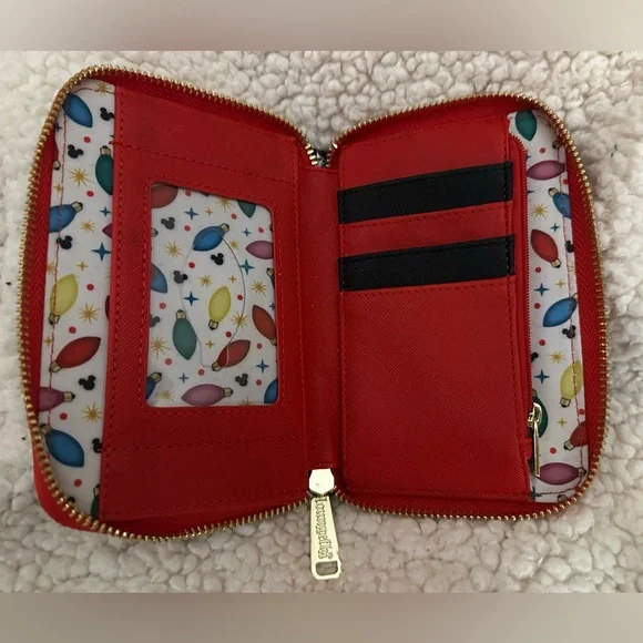 Loungefly Mickey Mouse & Friends Holiday Lights Crossbody & Wallet - LIGHTS UP! - Picture 9 of 11